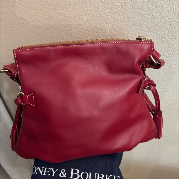 Dooney & Bourke's Teagan Mulberry Purse. - Picture 2 of 16